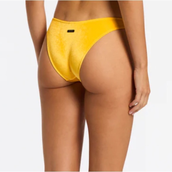 Triangl Bikini - Picture 4 of 7